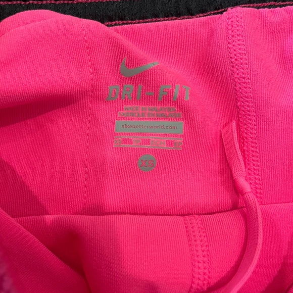Nike Woman’s Dri Fit Running Shorts Barbie Pink Size XS - Picture 2 of 12